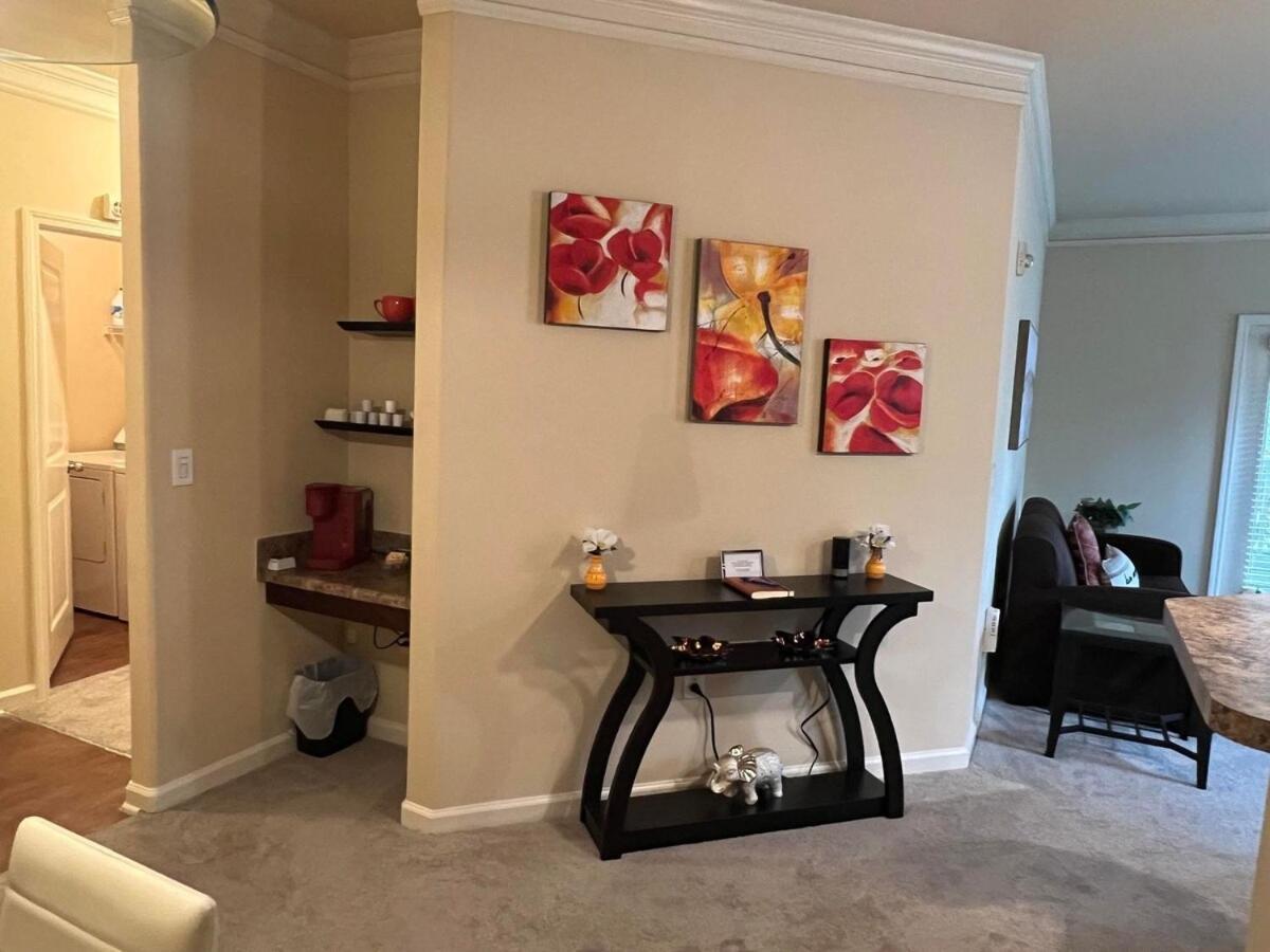 Two 2 Tango - Sleeps 4 "Romantic Get Away Or Business" Close To Everywhere You Want To Be! Instant Booking Available Apartment Charlotte Luaran gambar