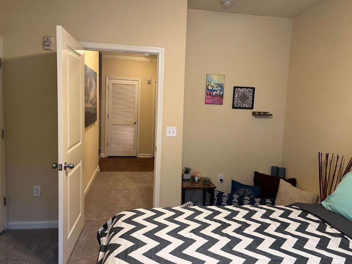 Two 2 Tango - Sleeps 4 "Romantic Get Away Or Business" Close To Everywhere You Want To Be! Instant Booking Available Apartment Charlotte Luaran gambar